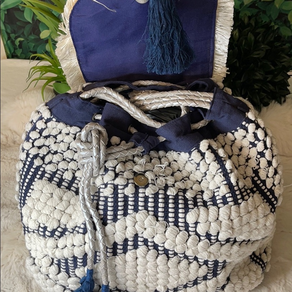 Backpack - Picture 4 of 12
